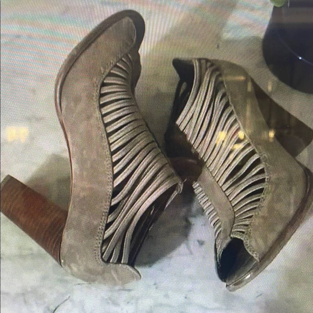 Stylish Tan Heeled Boots
